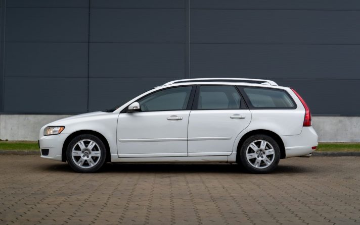 VOLVO V50