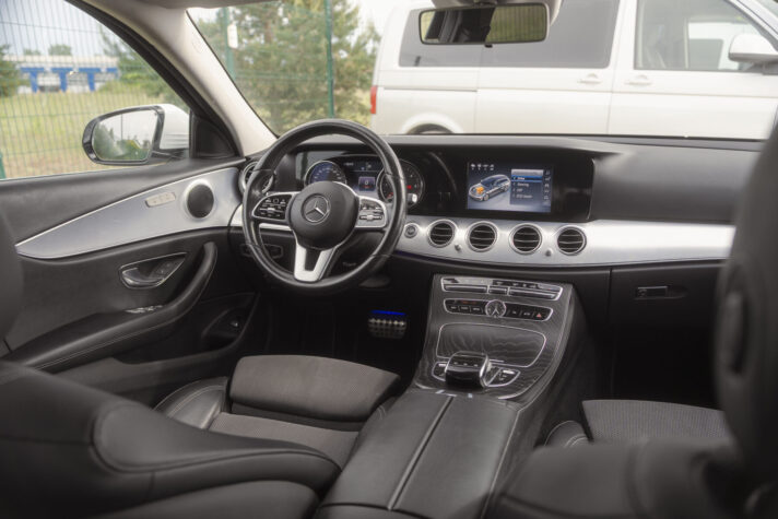 MERCEDES BENZ E300 DE