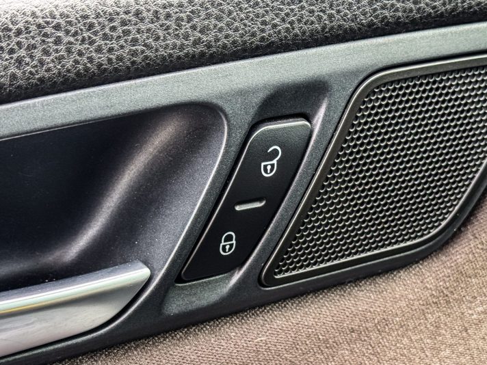 VW SHARAN