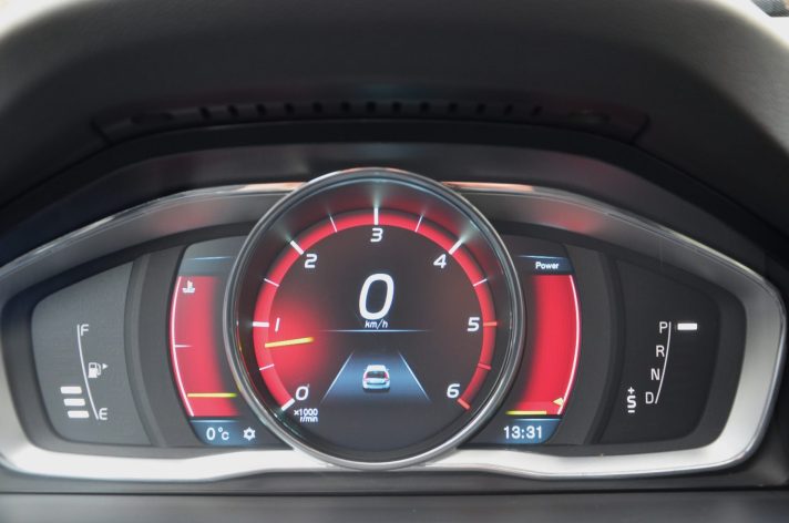 Tikko ievests. Volvo XC 70 Summum 2.4 D5 (158kw-215z/s) Dīzelis 4×4 Awd . Ar automātisko ātrumkārbu.