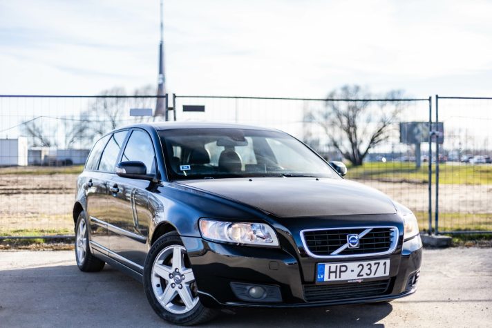 VOLVO V50