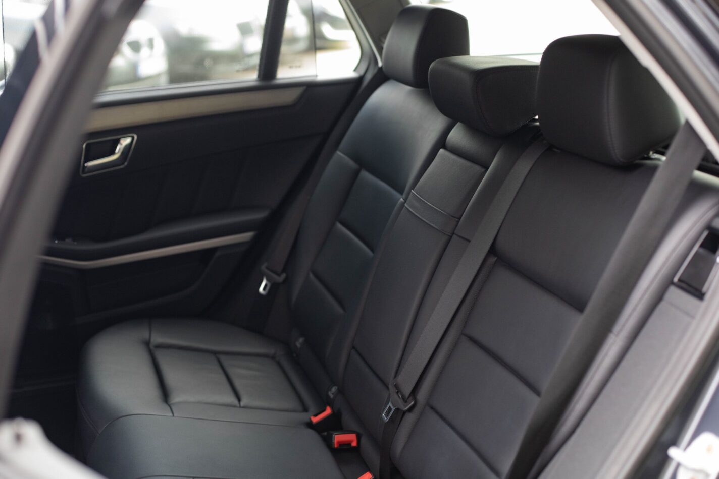 MERCEDES BENZ E350
