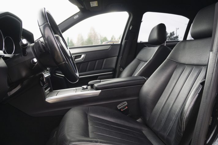 MERCEDES BENZ E220