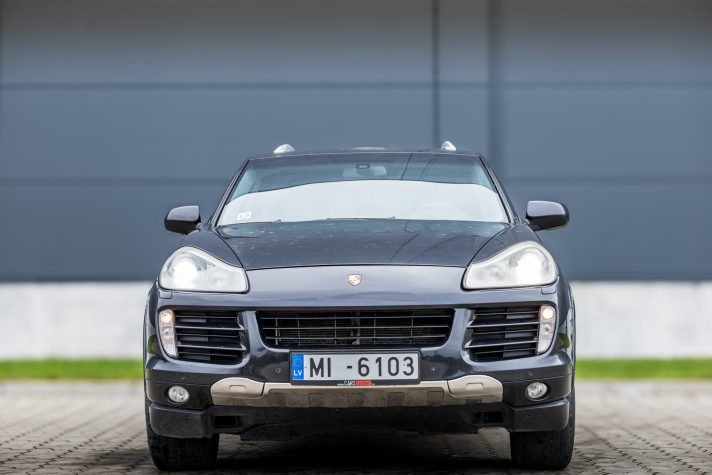 PORSCHE CAYENNE