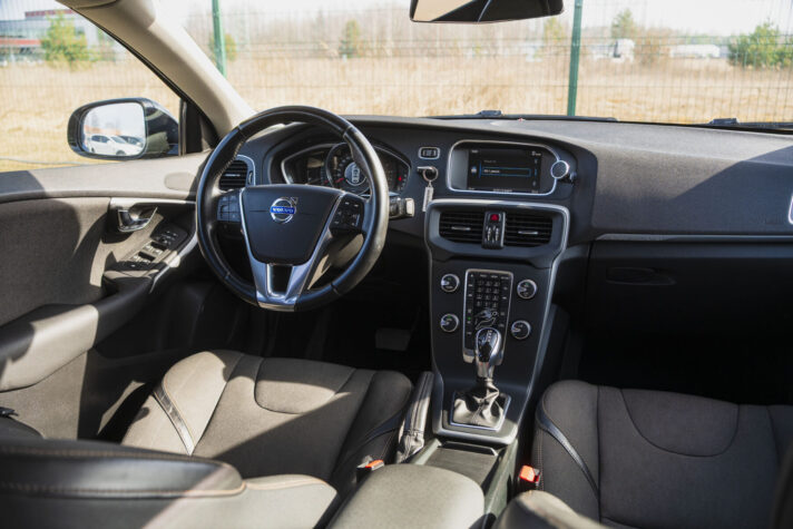 VOLVO V40 CROSS COUNTRY