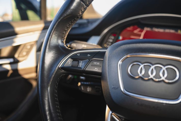 AUDI Q7 S-LINE