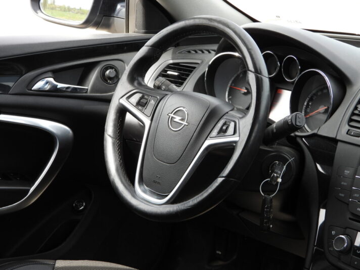 OPEL INSIGNIA SPORTS TOURER