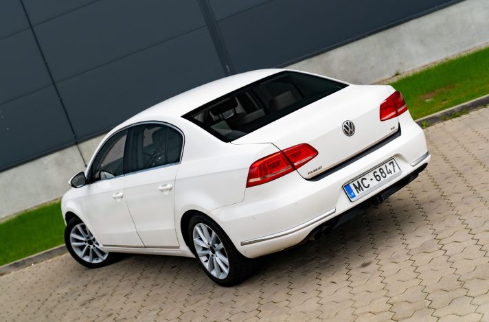VW PASSAT