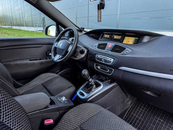 RENAULT MEGANE SCENIC
