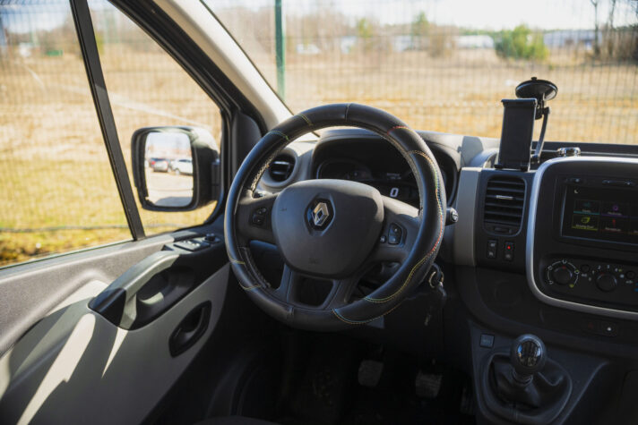 RENAULT TRAFIC
