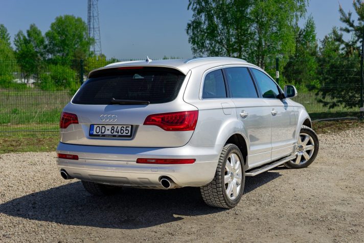 AUDI Q7