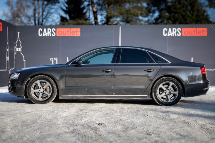 AUDI A8