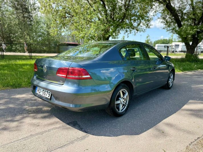 VW PASSAT