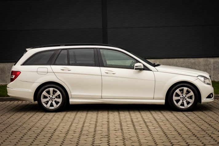 MERCEDES BENZ C220