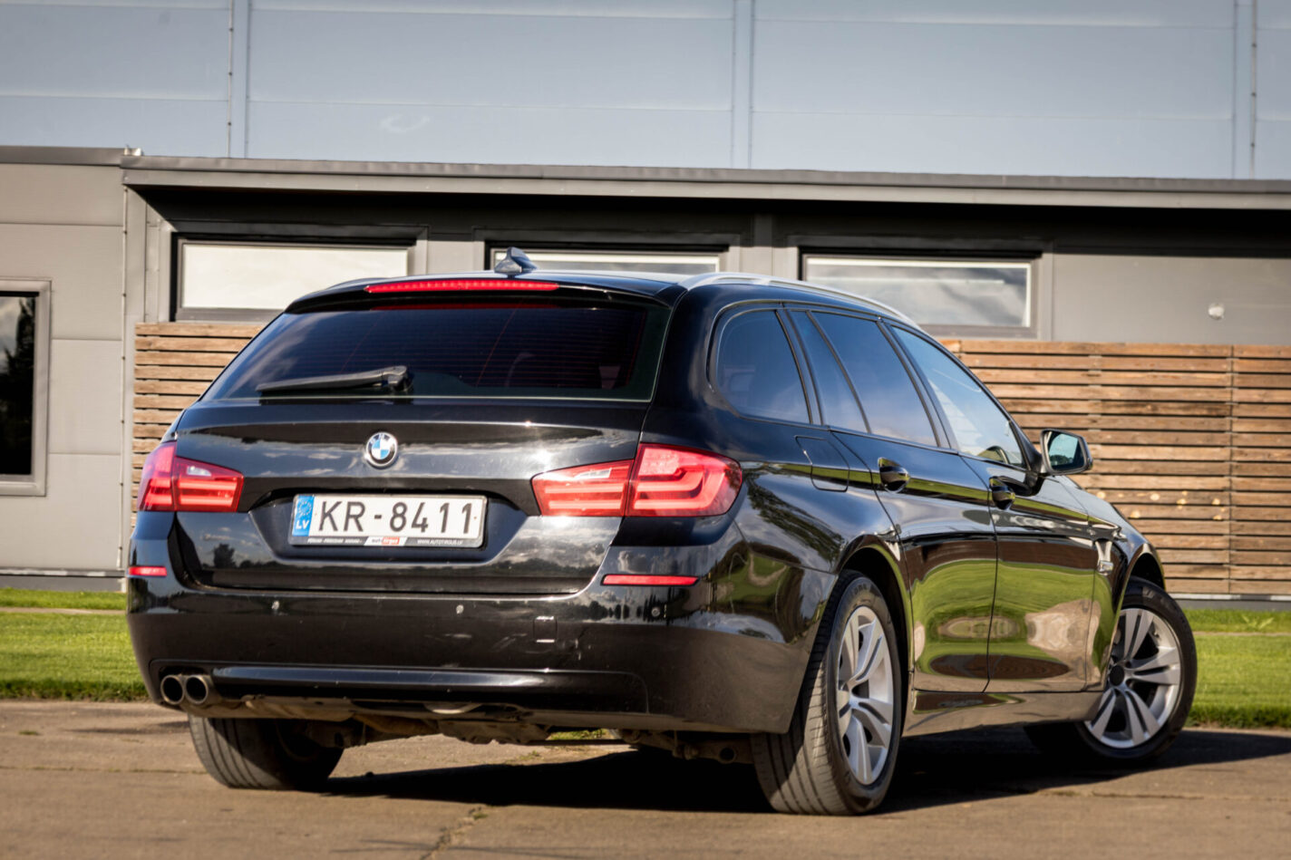 BMW 525