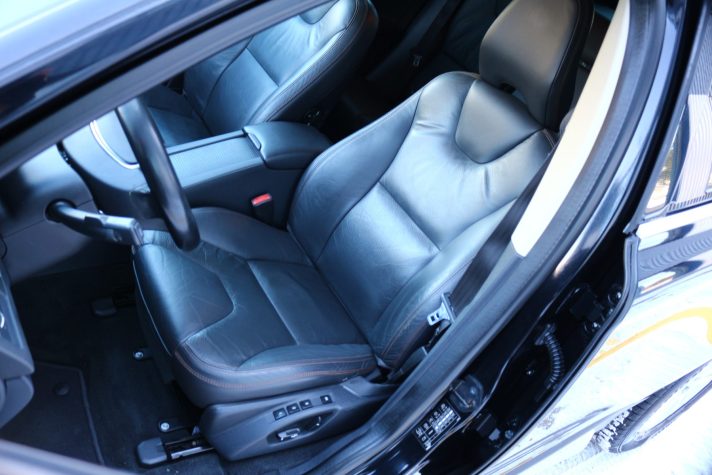 VOLVO XC60 2.4 158KW  SUMMUM AVD AUTOMĀTS