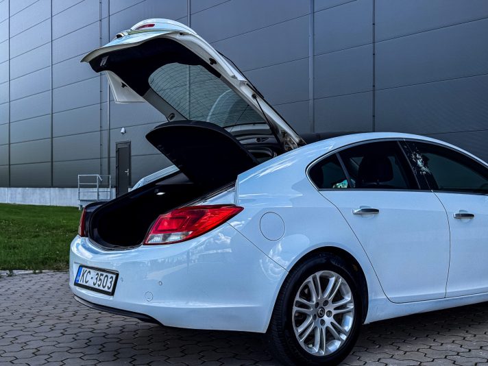 OPEL INSIGNIA