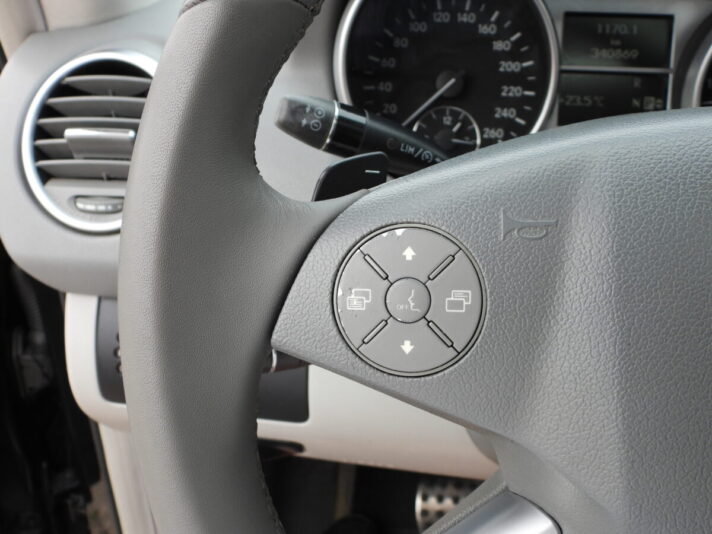 MERCEDES BENZ ML320
