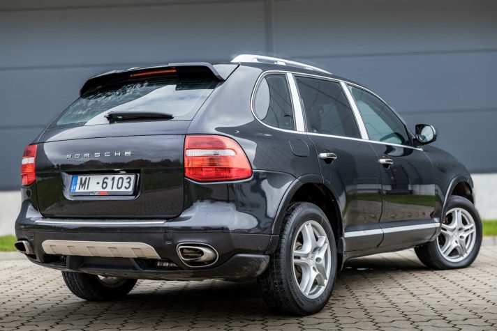 PORSCHE CAYENNE