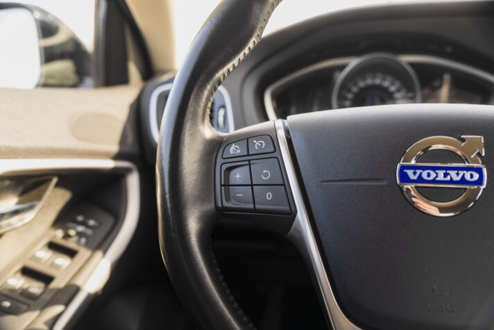 VOLVO V40 CROSS COUNTRY