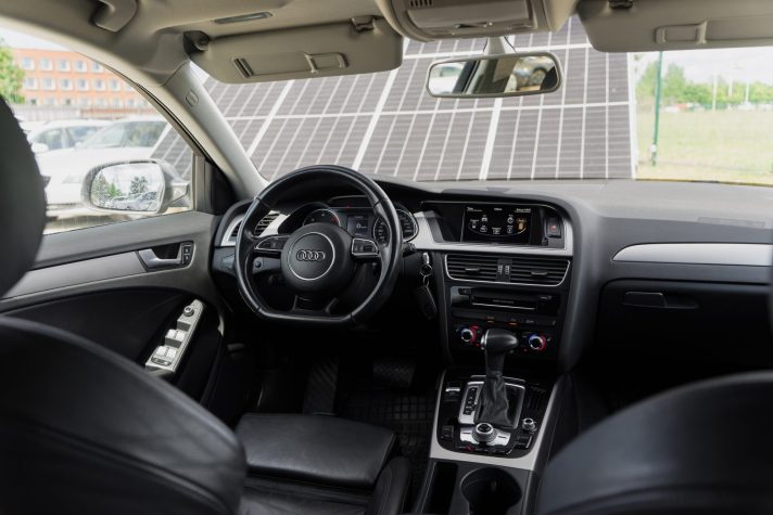 AUDI A4 AVANT