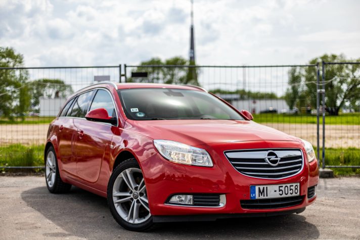 OPEL INSIGNIA SPORTS TOURER SW