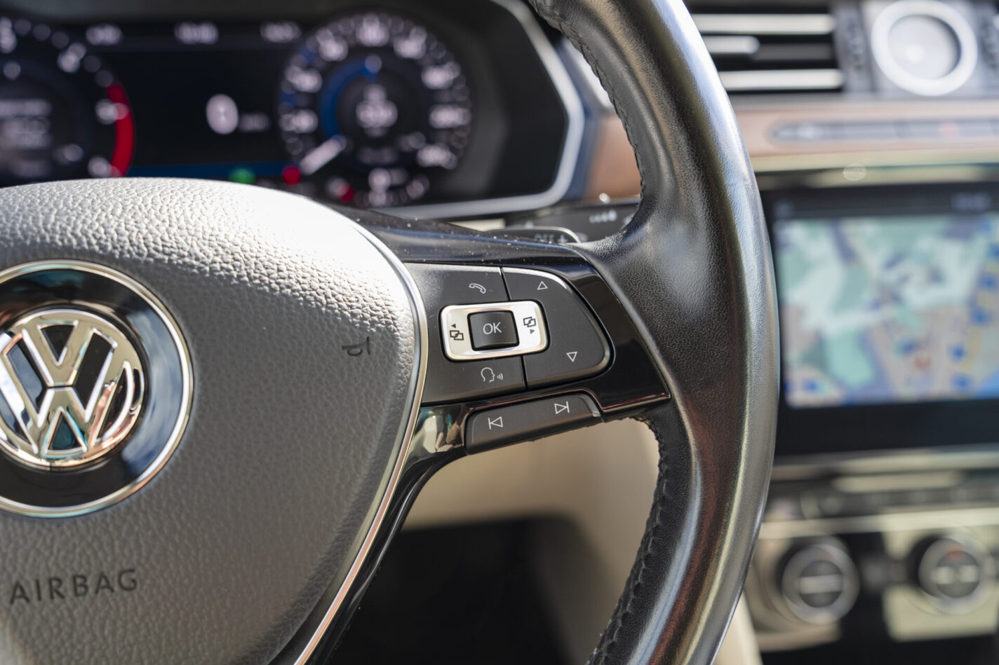 VW PASSAT R-LINE