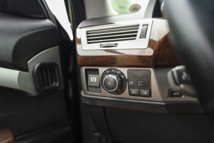 BMW 730
