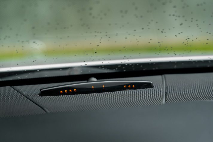 MERCEDES BENZ E220