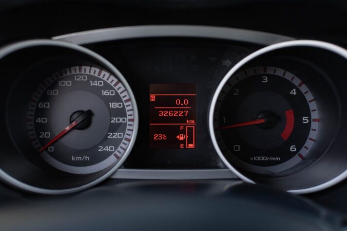 PEUGEOT 4007