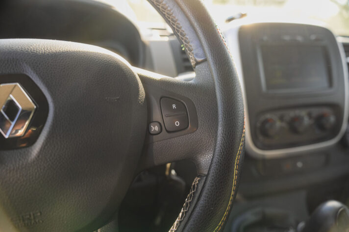 RENAULT TRAFIC