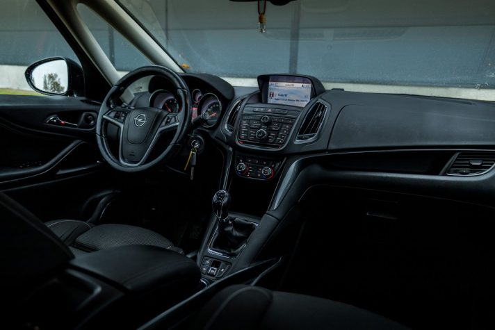 OPEL ZAFIRA TOURER