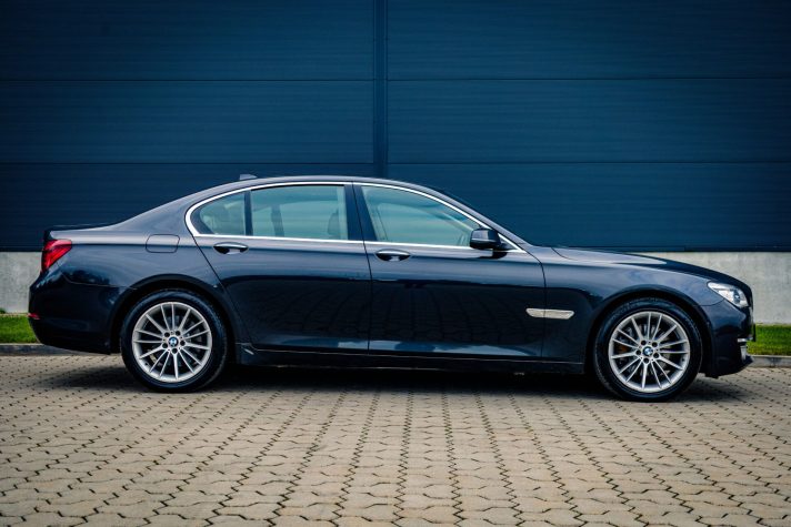 BMW 730