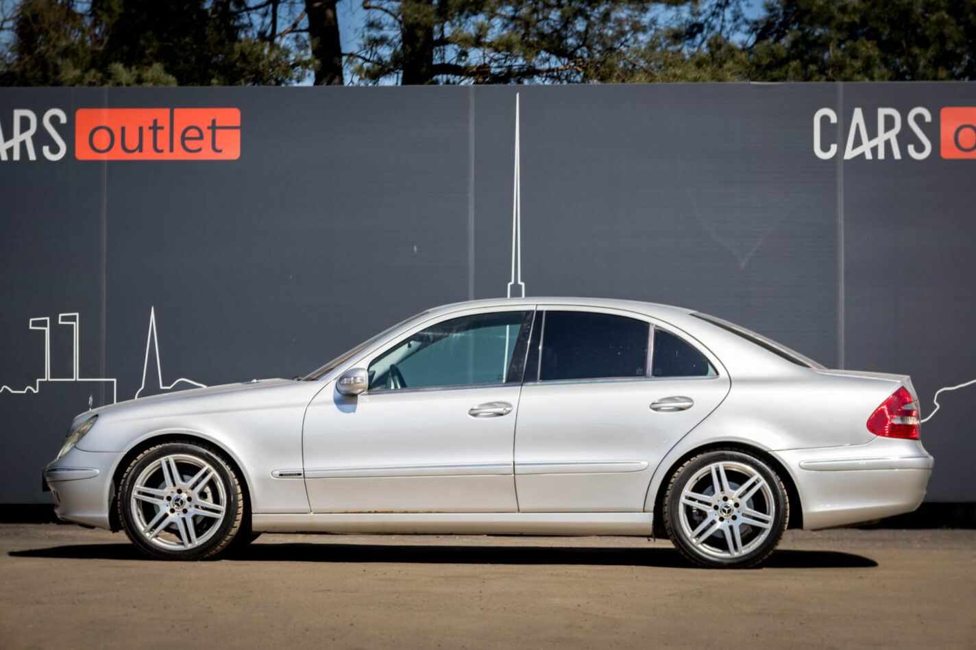 MERCEDES BENZ E270