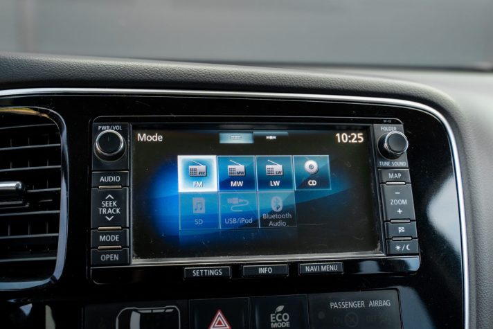 MITSUBISHI OUTLANDER