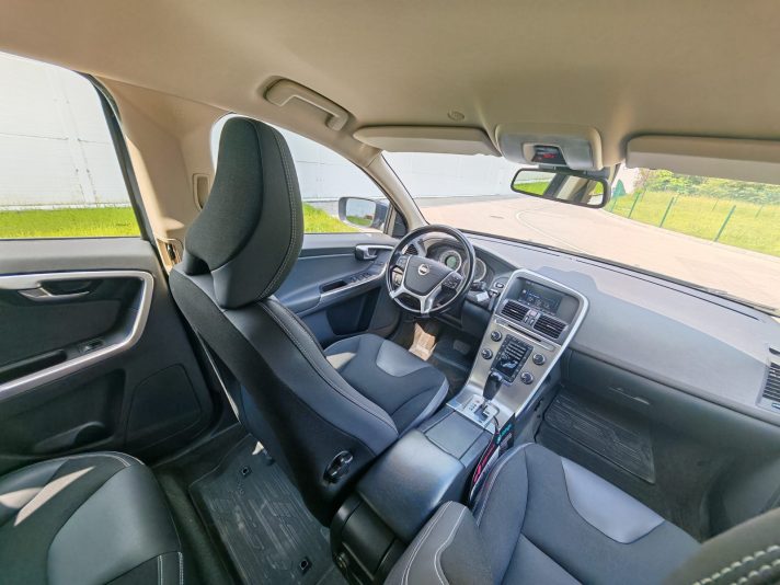 VOLVO XC60 2.4 D5, 151KW.
