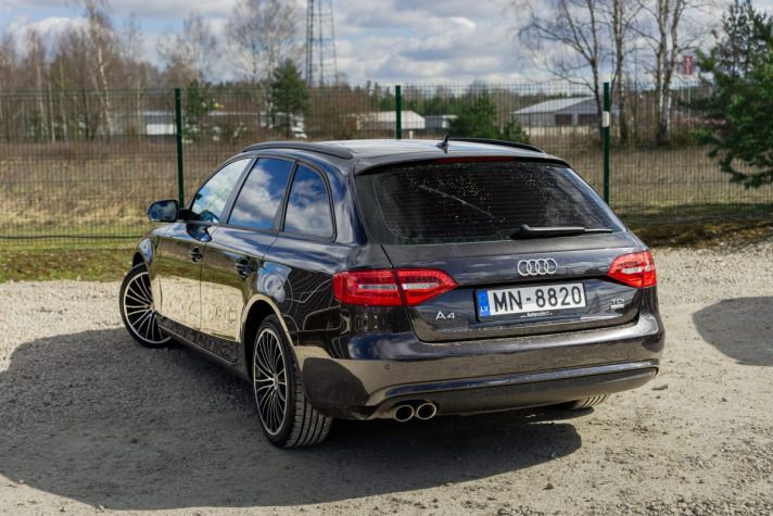 AUDI A4 AVANT