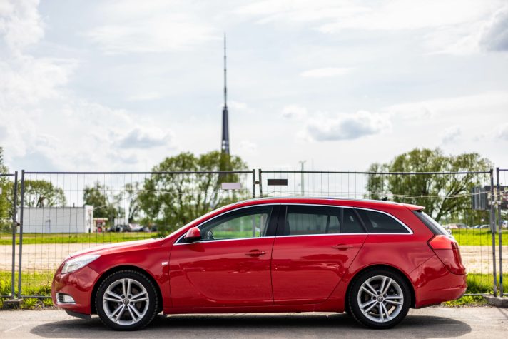 OPEL INSIGNIA SPORTS TOURER SW
