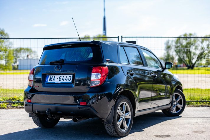 TOYOTA URBAN CRUISER