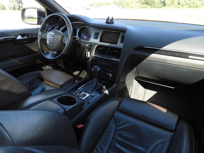 AUDI Q7 S-line
