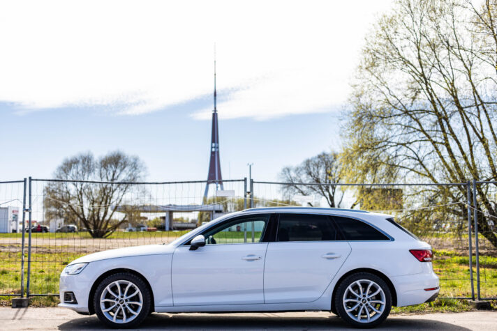 AUDI A4 AVANT