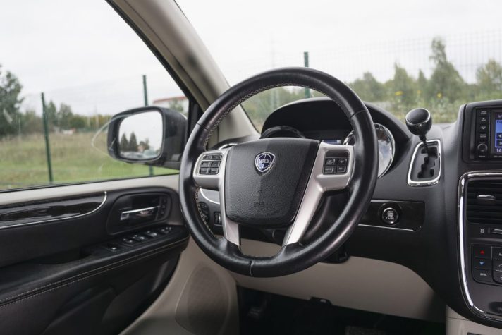 LANCIA VOYAGER