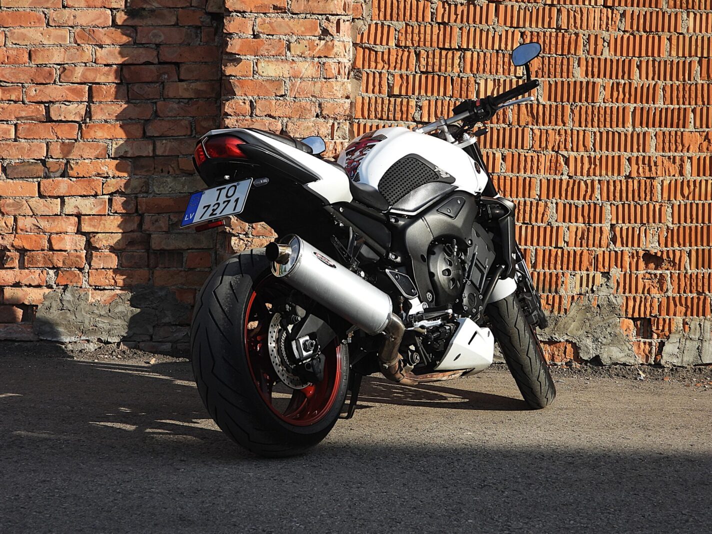 YAMAHA FZ 1
