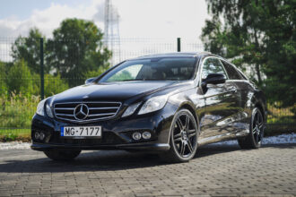 MERCEDES BENZ E250