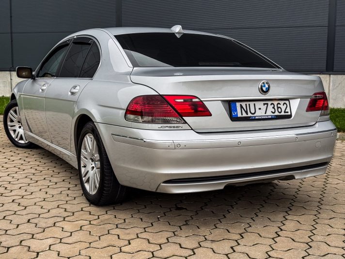 BMW 730