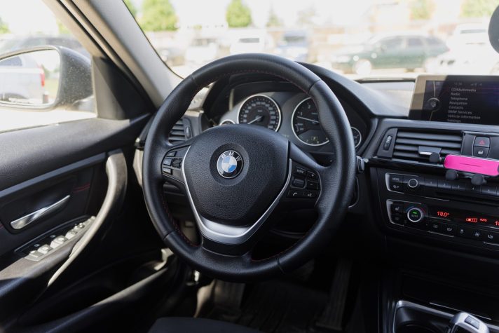BMW 330