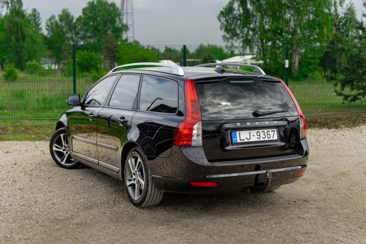 VOLVO V50