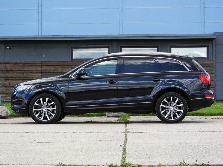 AUDI Q7 S-LINE
