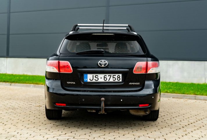 TOYOTA AVENSIS