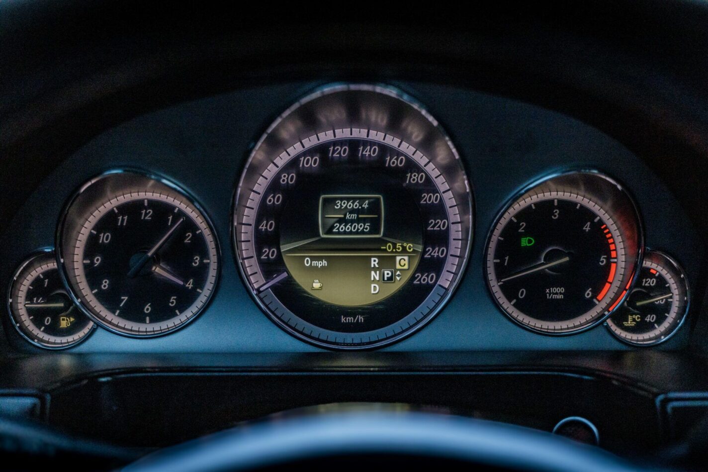 MERCEDES BENZ E350
